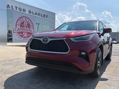 2021 Toyota Highlander AWD XLE 4DR SUV