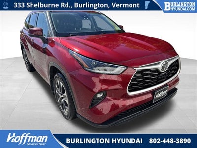 Photo of a 2021 Toyota Highlander AWD XLE 4DR SUV for sale