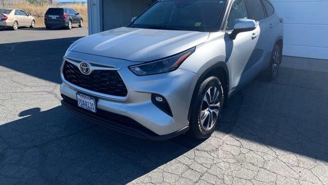 Preowned 2022 Toyota Highlander XLE for Sale