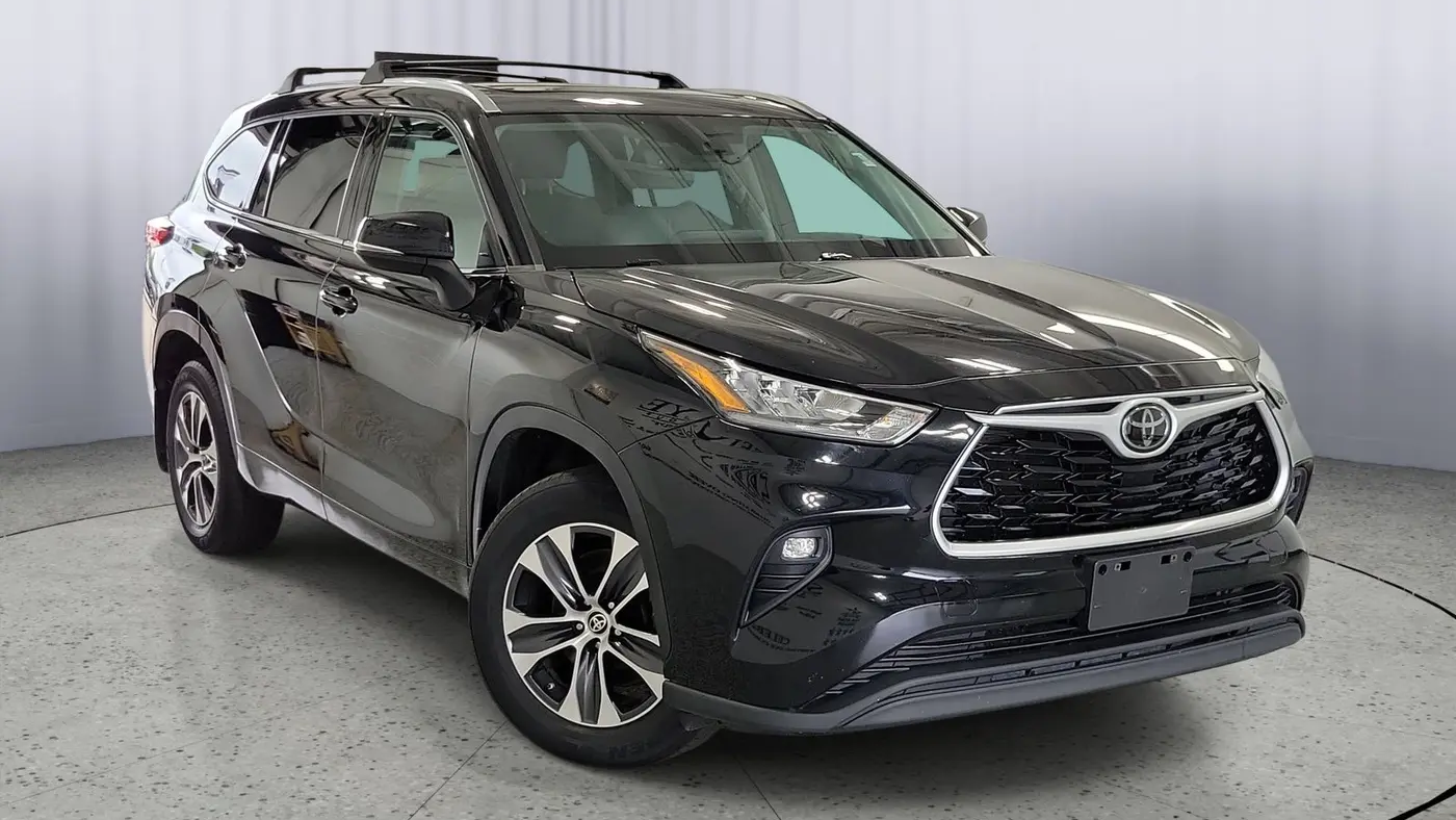 Preowned 2020 Toyota Highlander XLE for Sale