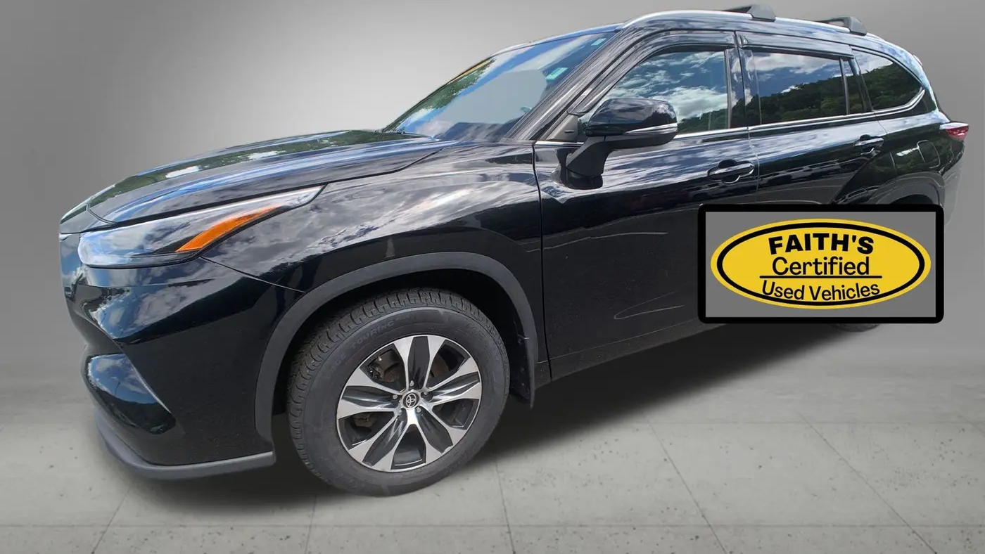 Preowned 2022 Toyota Highlander XLE for Sale