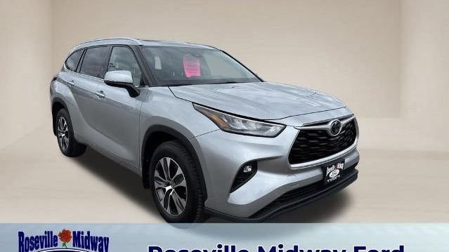 Preowned 2020 Toyota Highlander XLE for Sale
