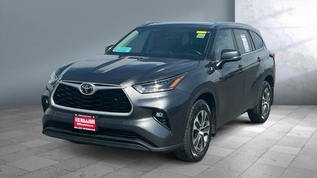 Preowned 2021 Toyota Highlander XLE for Sale