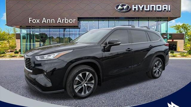 Preowned 2020 Toyota Highlander XLE for Sale