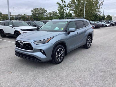 2021 Toyota Highlander AWD XLE 4DR SUV