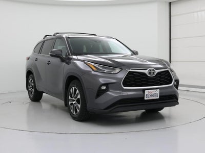 Photo of a 2022 Toyota Highlander AWD XLE 4DR SUV for sale