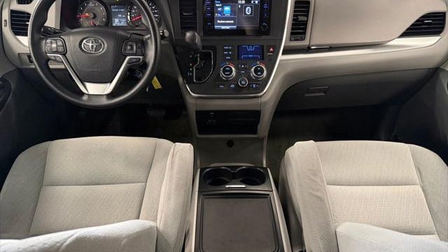 2015 Toyota Sienna LE 7-Passenger