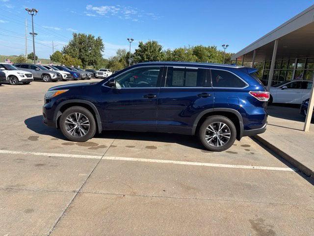 2016 Toyota Highlander - $17,593