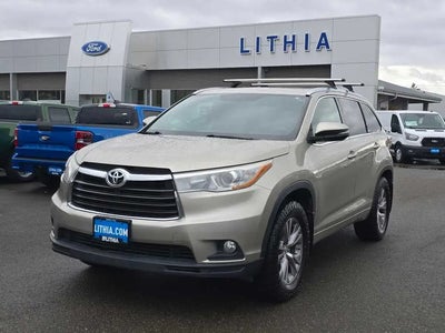 Photo of a 2015 Toyota Highlander AWD XLE 4DR SUV for sale