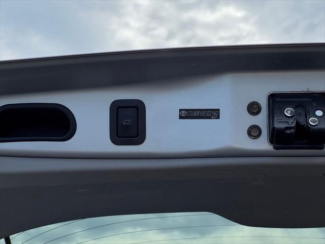 2014 Toyota Highlander - $20,747