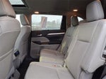 2016 Highlander Thumbnail 10