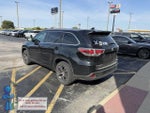 2016 Highlander Thumbnail 3