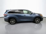 2016 Highlander Thumbnail 8