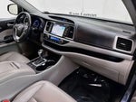 2016 Highlander Thumbnail 31
