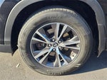 2016 Highlander Thumbnail 8