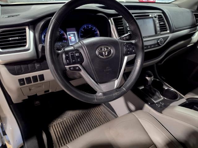 2015 Toyota Highlander - $19,999