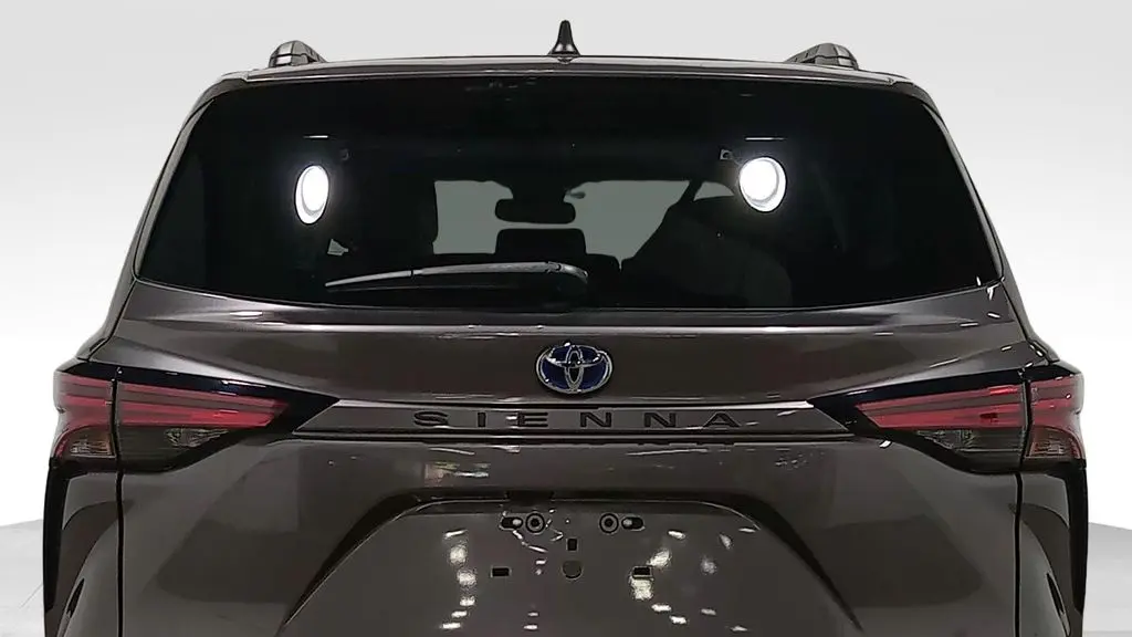 2022 Toyota Sienna XLE 8-Passenger