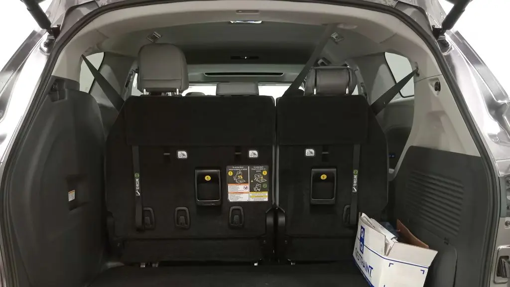 2022 Toyota Sienna XLE 8-Passenger