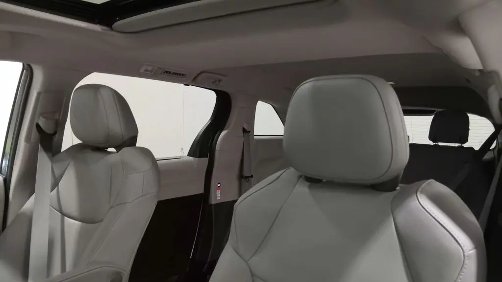2022 Toyota Sienna XLE 8-Passenger