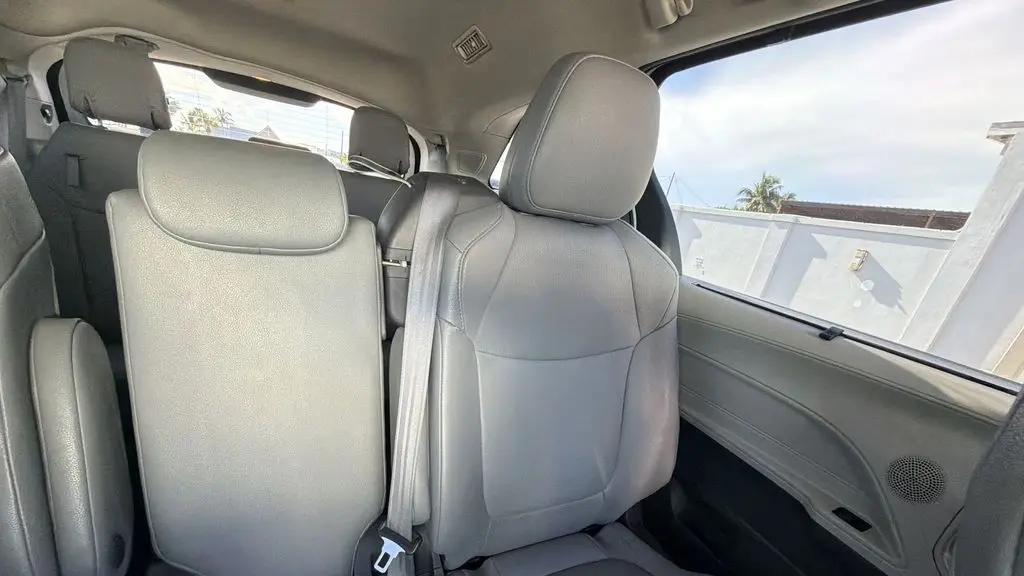 2023 Toyota Sienna XLE 8-Passenger