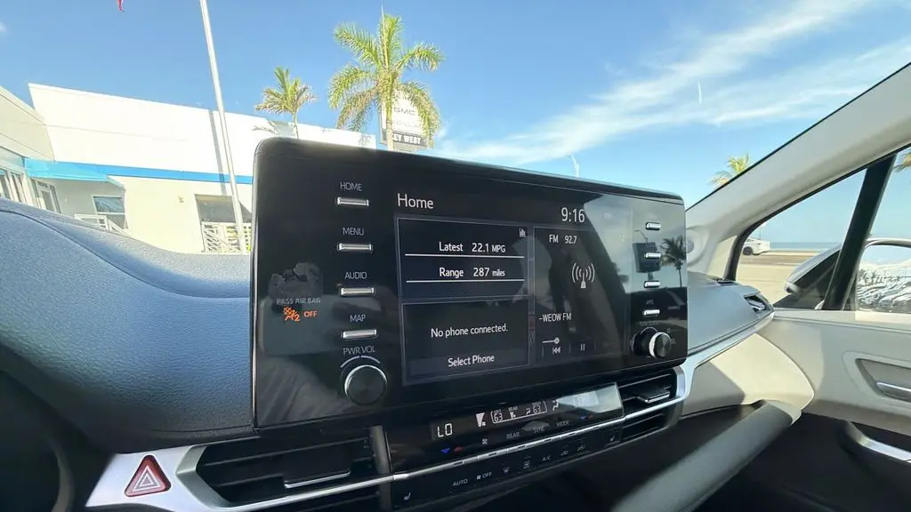 2023 Toyota Sienna XLE 8-Passenger