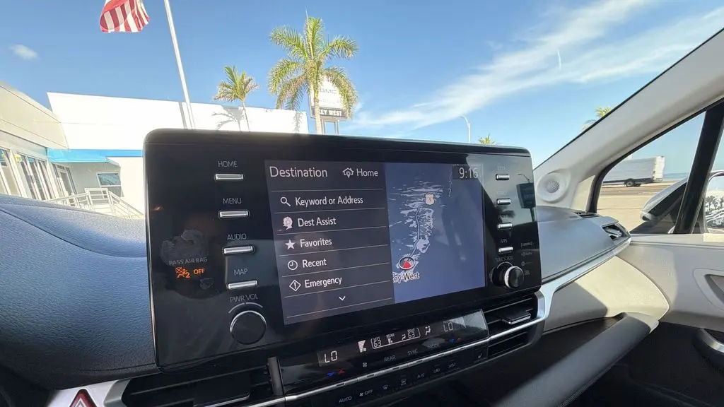 2023 Toyota Sienna XLE 8-Passenger
