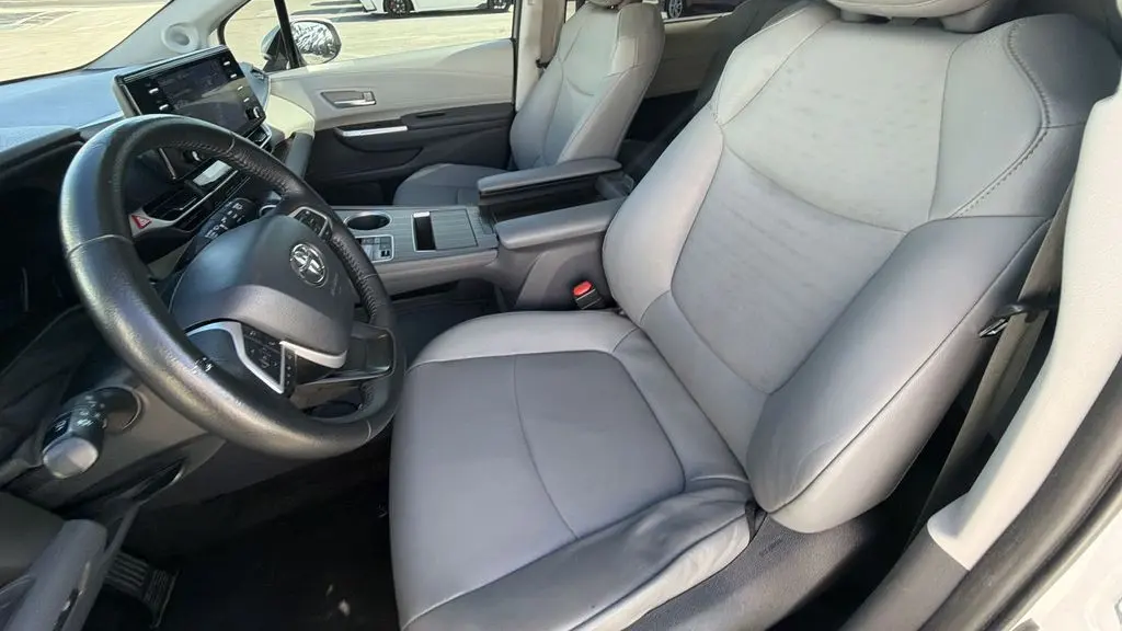 2023 Toyota Sienna XLE 8-Passenger