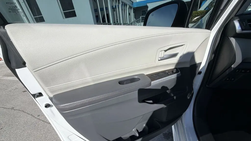 2023 Toyota Sienna XLE 8-Passenger