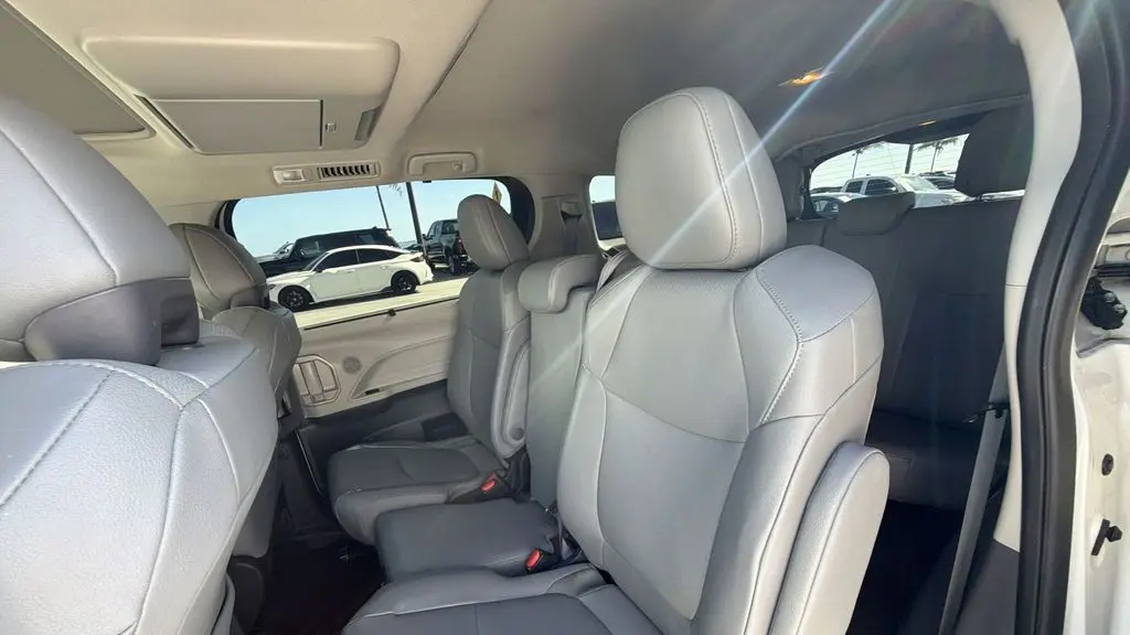 2023 Toyota Sienna XLE 8-Passenger
