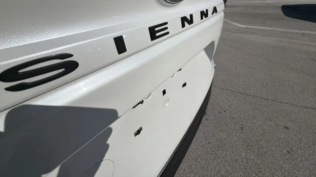 2023 Toyota Sienna XLE 8-Passenger
