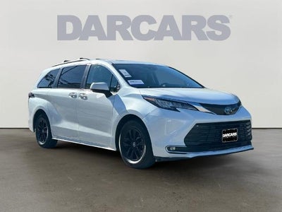 2022 Toyota Sienna XLE 8-Passenger 4DR Mini-Van