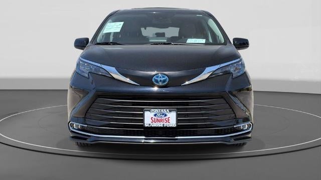 2024 Toyota Sienna XLE 8-Passenger
