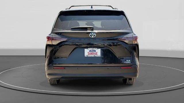 2024 Toyota Sienna XLE 8-Passenger