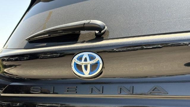 2024 Toyota Sienna XLE 8-Passenger