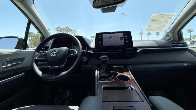 2024 Toyota Sienna XLE 8-Passenger
