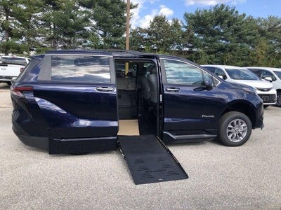 Photo of a 2024 Toyota Sienna XLE 8-Passenger 4DR Mini-Van for sale