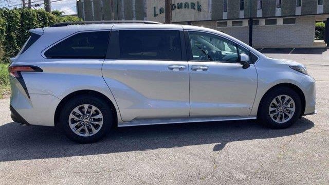 2021 Toyota Sienna XLE 7-Passenger