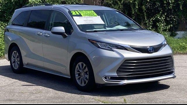 Preowned 2021 Toyota Sienna XLE 7-Passenger for Sale
