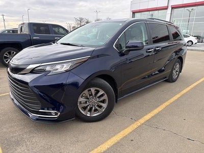 2023 Toyota Sienna XLE 8-Passenger 4DR Mini-Van