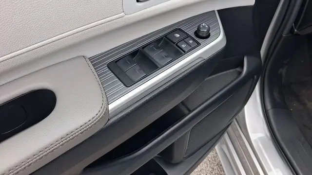 2025 Toyota Sienna XLE 8-Passenger