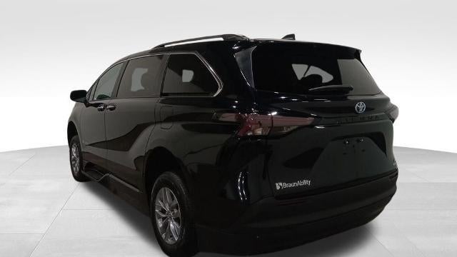 2024 Toyota Sienna XLE 8-Passenger