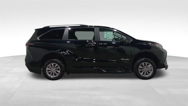 2024 Toyota Sienna XLE 8-Passenger