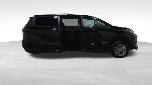 2024 Toyota Sienna XLE 8-Passenger