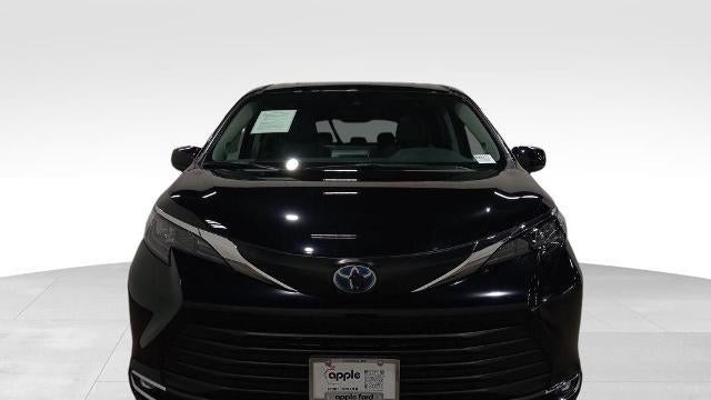 2024 Toyota Sienna XLE 8-Passenger