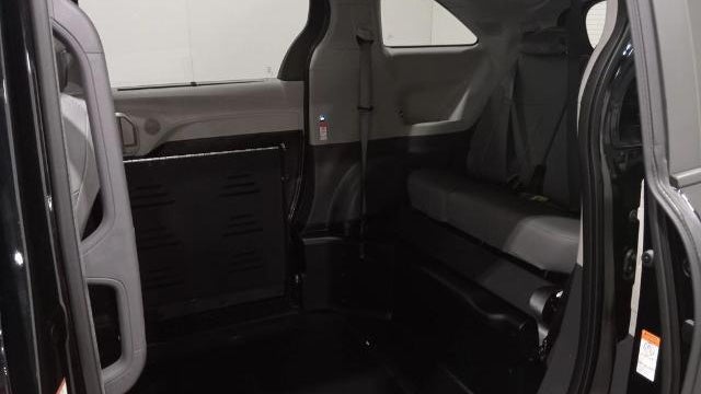 2024 Toyota Sienna XLE 8-Passenger