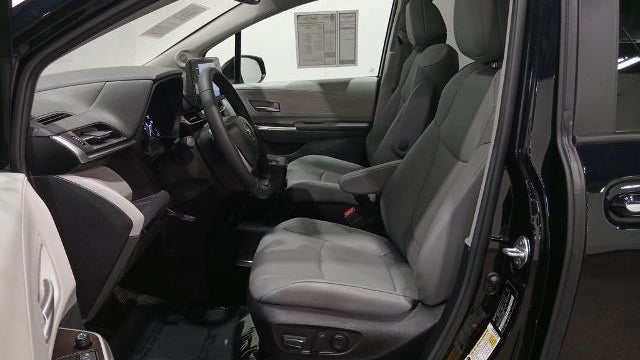 2024 Toyota Sienna XLE 8-Passenger