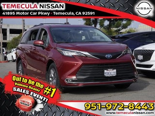2022 Toyota Sienna with Ruby Flare Pearl Exterior