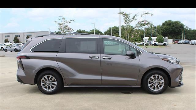 2023 Toyota Sienna XLE 8-Passenger
