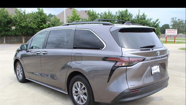 2023 Toyota Sienna XLE 8-Passenger