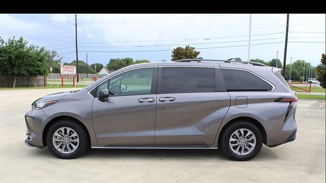 2023 Toyota Sienna XLE 8-Passenger